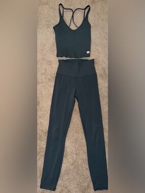 Vuori Matching Set! Rib studio legging and tank top. Size XS